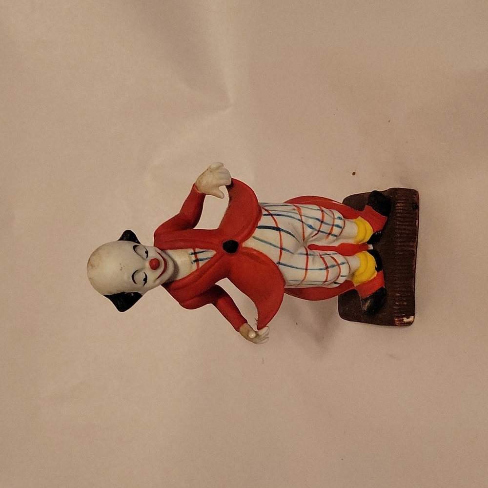 Himark Clown with Ball
